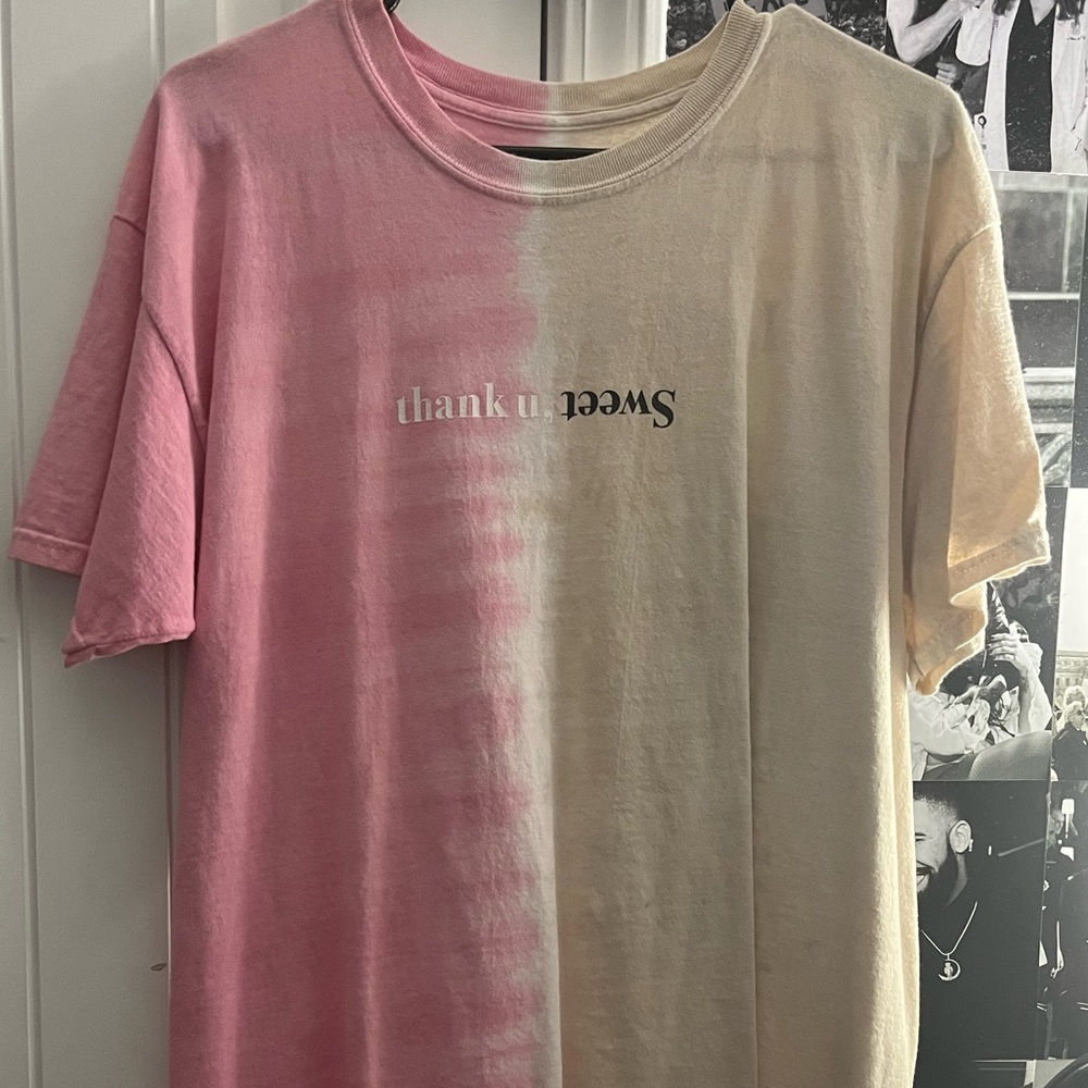 ARIANA GRANDE TOUR SHIRT